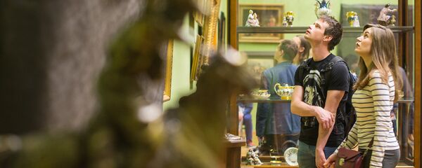 Посетители в музее, архивное фото - Sputnik Беларусь