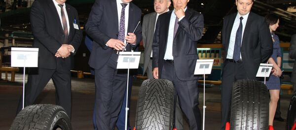 Визит президента Yokohama Rubber Co., Ltd Таданобу Нагумо на бобруйскую Белшину - Sputnik Беларусь