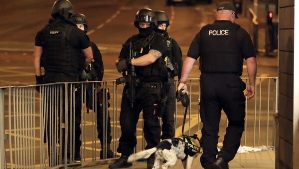 Полиция у Манчестер-Арены после теракта - Sputnik Беларусь