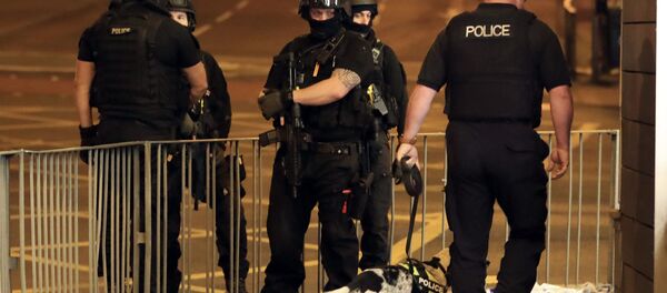 Полиция у Манчестер-Арены после теракта - Sputnik Беларусь