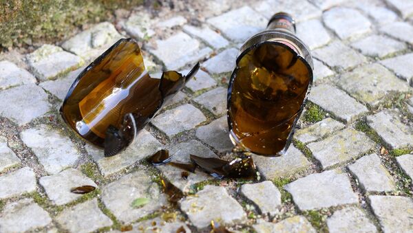 Разбитая бутылка, архивное фото - Sputnik Беларусь