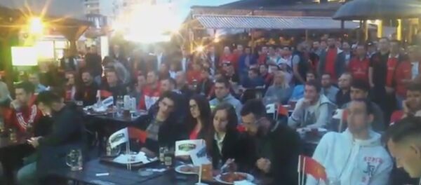 Болельщики в Минске почтили память погибших в Манчестере - Sputnik Беларусь