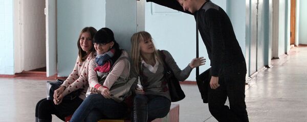 Школьнікі на перапынку, архіўнае фота Школьнікі на перапынку, архіўнае фота - Sputnik Беларусь