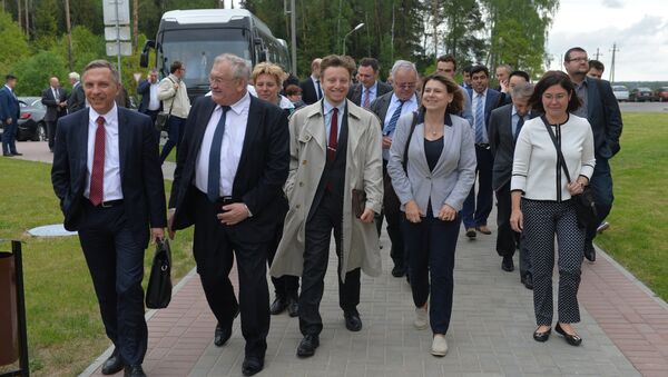 Зарубежные дипломаты приехали на экскурсию на БелАЭС - Sputnik Беларусь