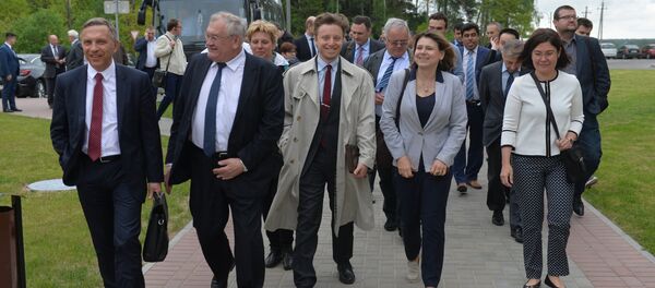 Зарубежные дипломаты приехали на экскурсию на БелАЭС - Sputnik Беларусь