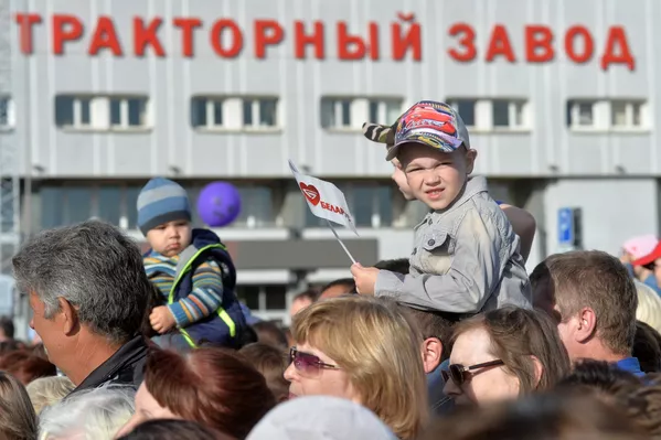 Гости на дне рождения Минского тракторного завода. Гости на дне рождения Минского тракторного завода. - Sputnik Беларусь