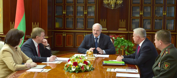 Доклад о проведении военного парада ко Дню Независимости 29 мая 2017 года Доклад о проведении военного парада ко Дню Независимости 29 мая 2017 года - Sputnik Беларусь