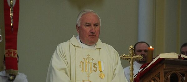 Ксёндз Юзэф Занеўскі з узнагародай папы Францішка Ксёндз Юзэф Занеўскі з узнагародай папы Францішка - Sputnik Беларусь