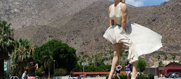 Статуя Мэрилин Монро в Калифорнии - Sputnik Беларусь