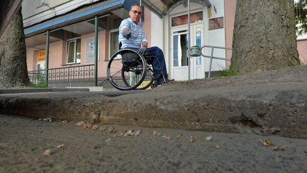 Как инвалиду попасть в здание МРЭК в Минске - парковка на Кальварийской - Sputnik Беларусь