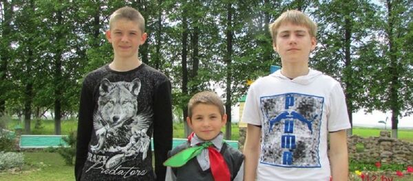 Школьники, которые потушили пожар в Клюковке - Sputnik Беларусь