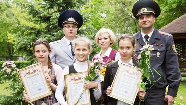 Школьницы помогли задержать вора в Новополоцке - Sputnik Беларусь