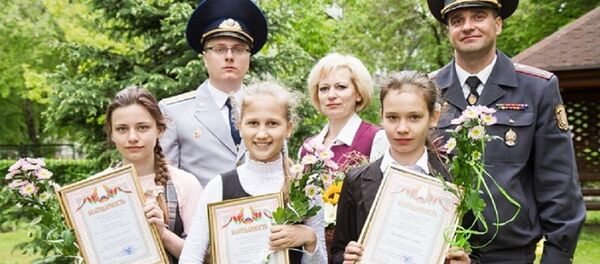 Школьницы помогли задержать вора в Новополоцке - Sputnik Беларусь