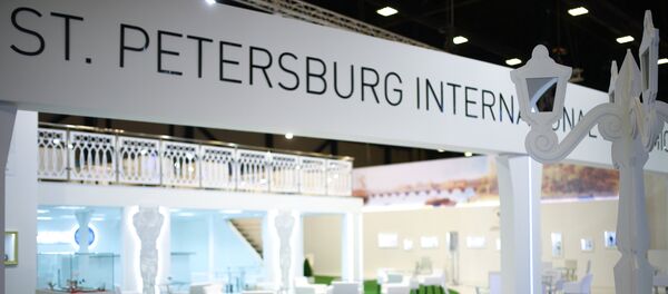 Стенд в Экспофоруме накануне открытия ПМЭФ - Sputnik Беларусь