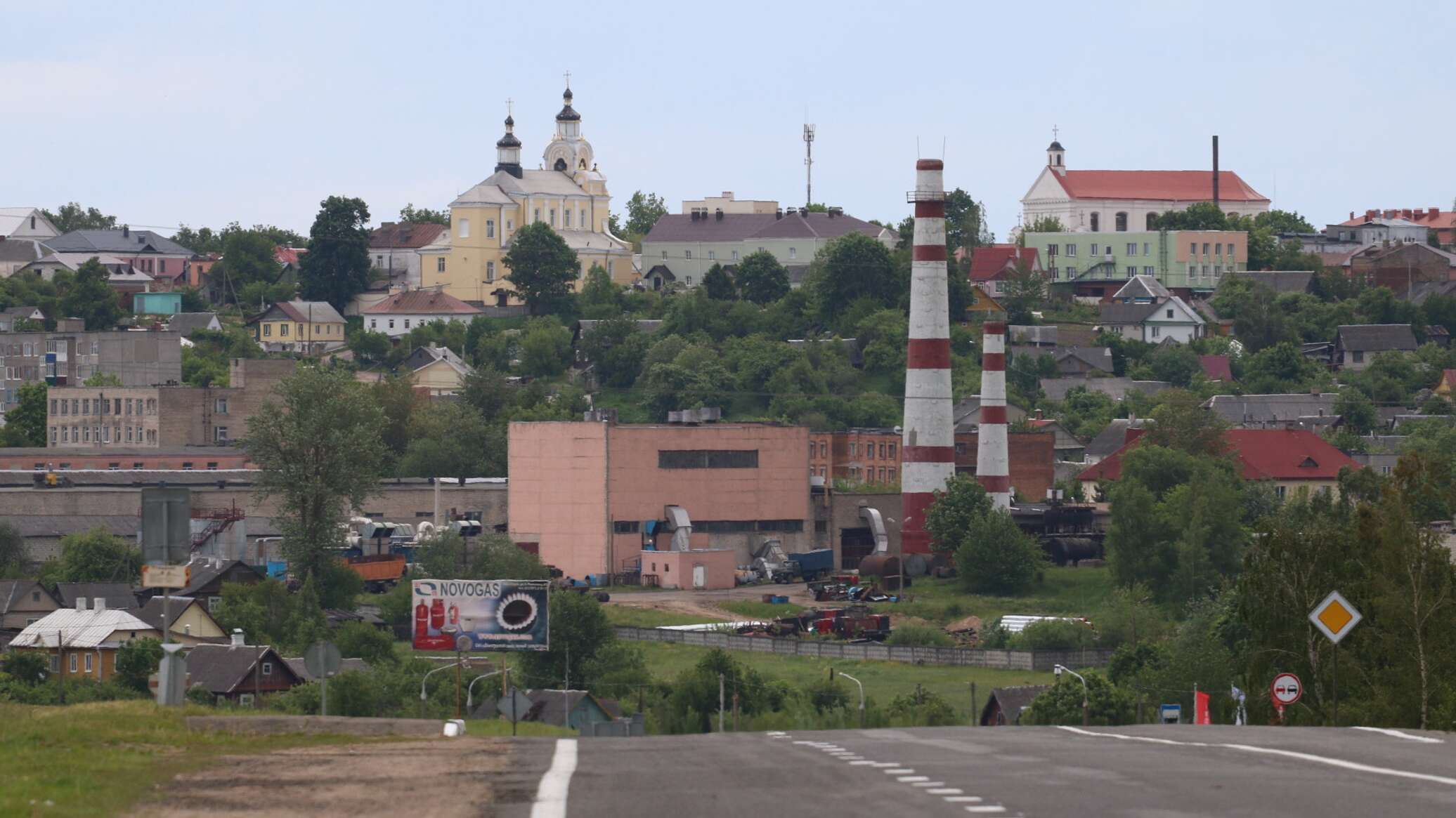 Минск новогрудок. Город Новогрудок Беларусь. Город Новогрудок Гродненской области. Новогрудок центр города. Новогрудок город площадь.