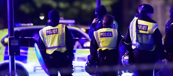 Полицейские возле Лондонского моста, где минувшей ночью произошел теракт - Sputnik Беларусь