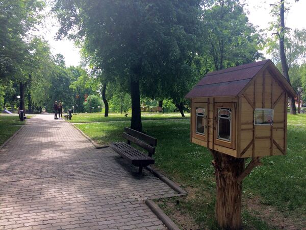 Хаткі для буккросінгу з'явіліся ў Наваградку - Sputnik Беларусь