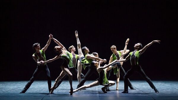 Сначала Astana Ballet создавался как чисто женский коллектив, сегодня в нем выступают и мужчины Сначала Astana Ballet создавался как чисто женский коллектив, сегодня в нем выступают и мужчины - Sputnik Беларусь