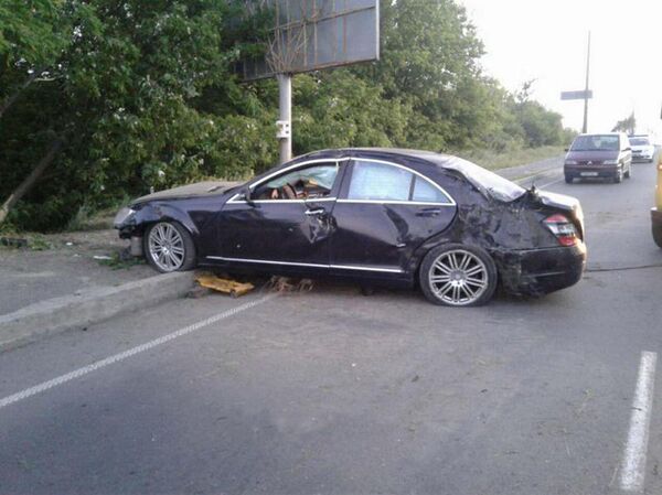 Разбитый в Бресте автомобиль - Sputnik Беларусь