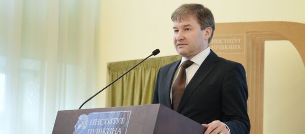 Декан филологического факультета Государственного Института русского языка им. А.С. Пушкина Андрей Щербаков Декан филологического факультета Государственного Института русского языка им. А.С. Пушкина Андрей Щербаков - Sputnik Беларусь