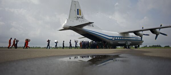 Самолет Shaanxi Y-8, именно такой разбился в Адаманском море - Sputnik Беларусь