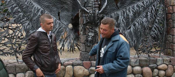 Этот пес, уверяет Сергей, надежно охраняет дом - Sputnik Беларусь