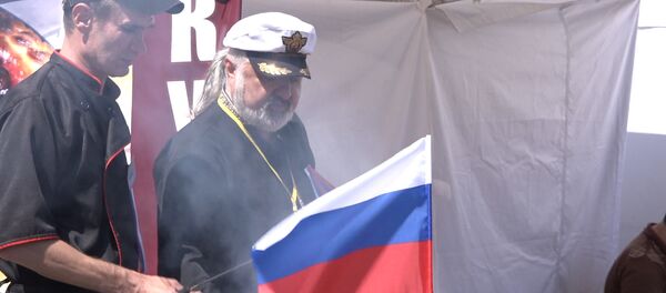 Рыцарскія баі і Гжэль: у Ратушы прайшоў Дзень Расіі - Sputnik Беларусь