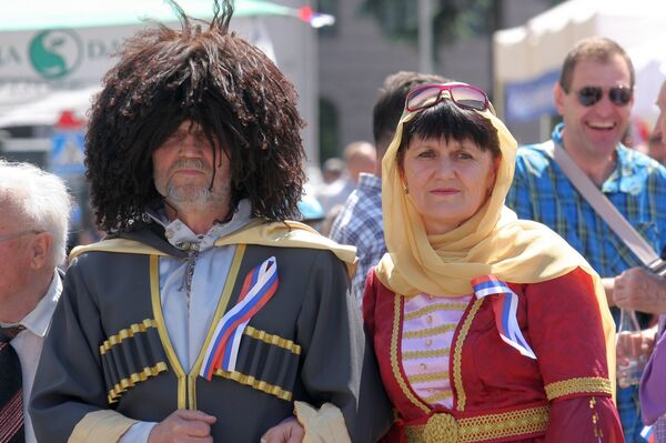 В празднике принимают участие представители многих народов, живущих на территории многонациональной России - Sputnik Беларусь