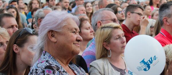 Адкрыццё юбілейнага сезону Джазавых вечароў ля мінскай Ратушы Адкрыццё юбілейнага сезону Джазавых вечароў ля мінскай Ратушы - Sputnik Беларусь