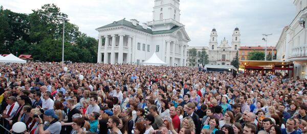 Адкрыццё юбілейнага сезону Джазавых вечароў ля мінскай Ратушы Адкрыццё юбілейнага сезону Джазавых вечароў ля мінскай Ратушы - Sputnik Беларусь