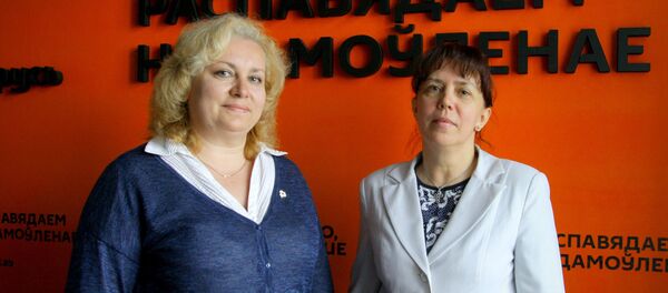 Намеснік дырэктара РНПЦ трансфузіялогіі і медыцынскіх біятэхналогій Таццяна Клястова і старшыня Мінскай гарадской арганізацыі Беларускага таварыства Чырвонага Крыжа Алена Фадзеева Намеснік дырэктара РНПЦ трансфузіялогіі і медыцынскіх біятэхналогій Таццяна Клястова і старшыня Мінскай гарадской арганізацыі Беларускага таварыства Чырвонага Крыжа Алена Фадзеева - Sputnik Беларусь