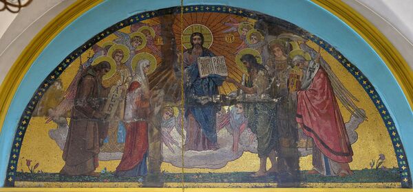 Мозаика Деисус больший с предстоящими была выполнена по эскизу Николая Кошелева Мозаика Деисус больший с предстоящими была выполнена по эскизу Николая Кошелева - Sputnik Беларусь