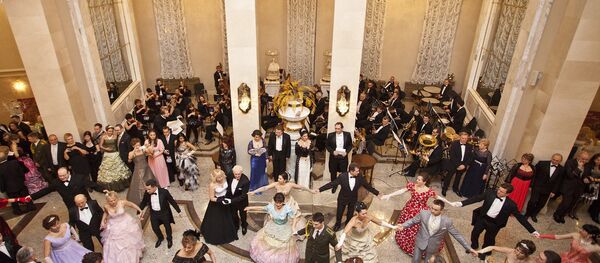 Навагодні баль, архіўнае фота Навагодні баль, архіўнае фота - Sputnik Беларусь