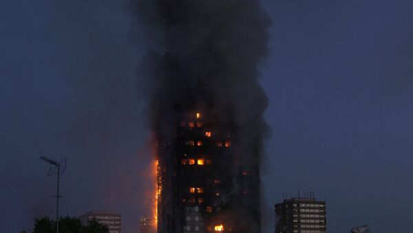 СПУТНИК_Мощный пожар в 24-этажном жилом доме в Лондоне - Sputnik Беларусь