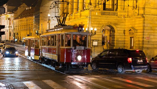 Трамвай у Национального театра в Праге - Sputnik Беларусь