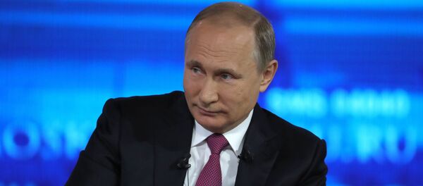 Прямая линия с президентом РФ В. Путиным Прямая линия с президентом РФ В. Путиным - Sputnik Беларусь