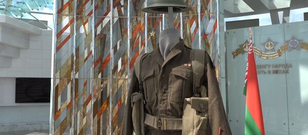 Великобритания передала музею военную форму времен Второй мировой - Sputnik Беларусь