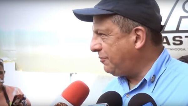 Президент Коста-Рики проглотил осу во время интервью - Sputnik Беларусь