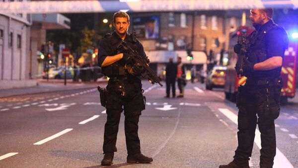 Полицейский спецназ на месте инцидента в Лондоне - Sputnik Беларусь