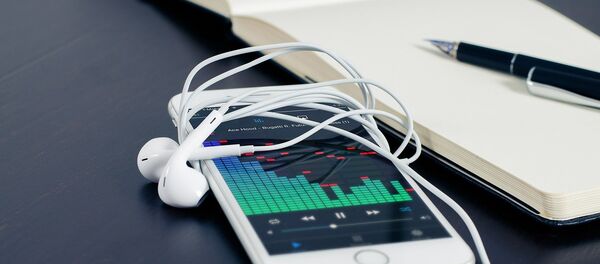 Смартфон, архивное фото - Sputnik Беларусь