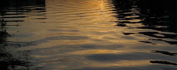 Вечерняя река, архивное фото - Sputnik Беларусь