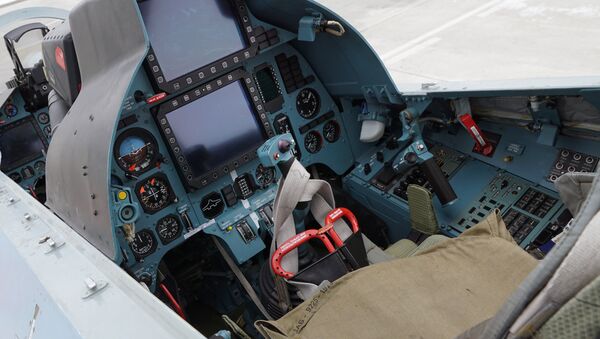 Кабина пилота многоцелевого истребителя СУ-30СМ, архивное фото - Sputnik Беларусь