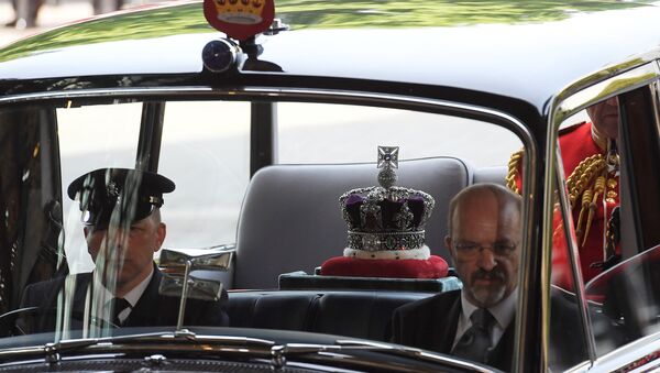 Императорская корона была доставлена из Тауэра в здание парламента Великобритании - Sputnik Беларусь