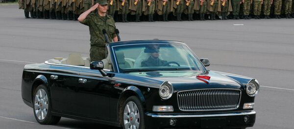 Автомобиль китайского производства Hongqi (Красная звезда), который будет принимать участие в параде. Автомобиль китайского производства Hongqi (Красная звезда), который будет принимать участие в параде. - Sputnik Беларусь