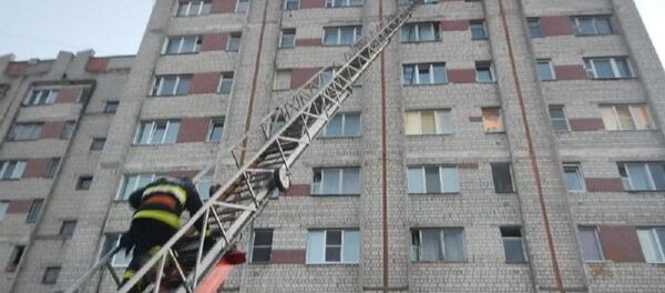 На место происшествия в Речице спасатели доставили автолестницу - Sputnik Беларусь