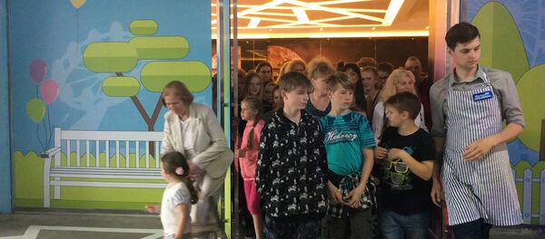 Дегустация мороженого от Боны Сфорцы вызвала ажиотаж - Sputnik Беларусь