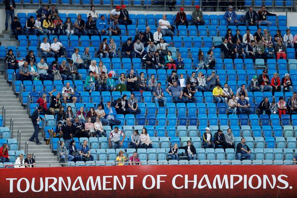 Болельщики на арене Фишт в Сочи перед матчем Австралия - Германия Болельщики на арене Фишт в Сочи перед матчем Австралия - Германия - Sputnik Беларусь