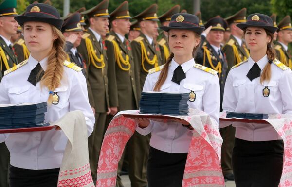 В академии МВД прошел торжественный выпуск молодых лейтенантов - Sputnik Беларусь