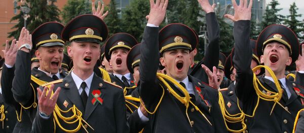 В академии МВД прошел торжественный выпуск молодых лейтенантов - Sputnik Беларусь