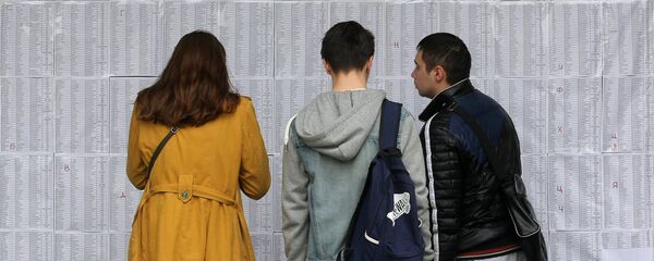 Абітурыенты перад ЦТ Абітурыенты перад ЦТ - Sputnik Беларусь